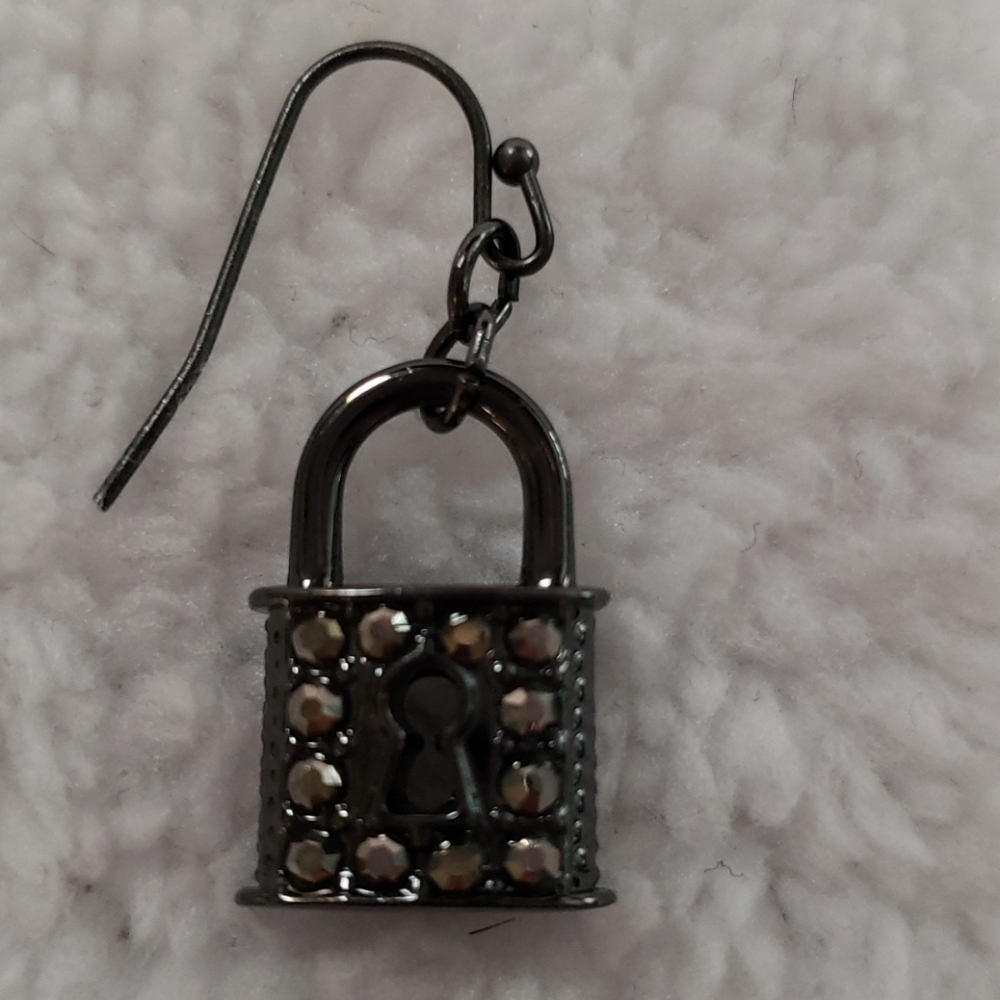 Earrings - Picture 3 of 4